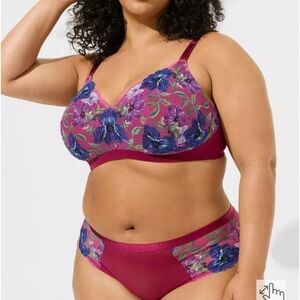 Torrid 44c Wire-Free Lightly Lined Smooth Bra